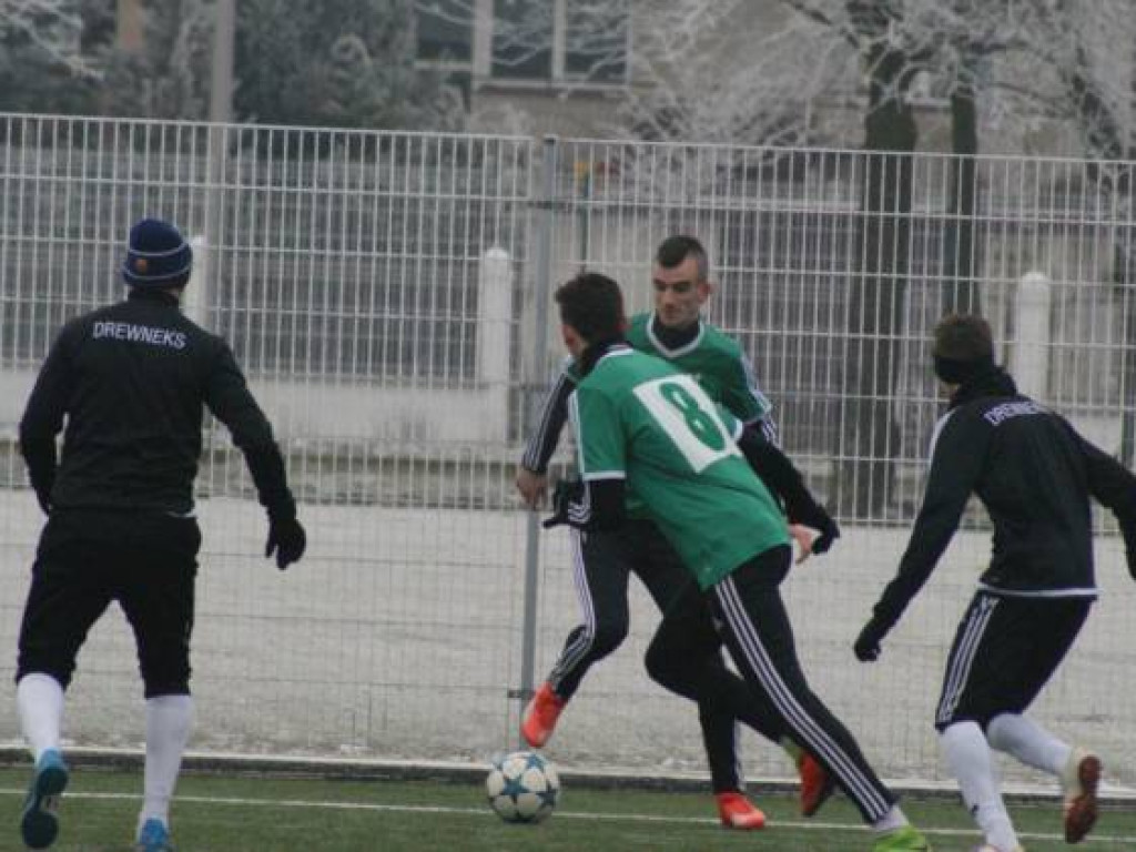 Z Motorem na remis. Celna główka Rogalskiego