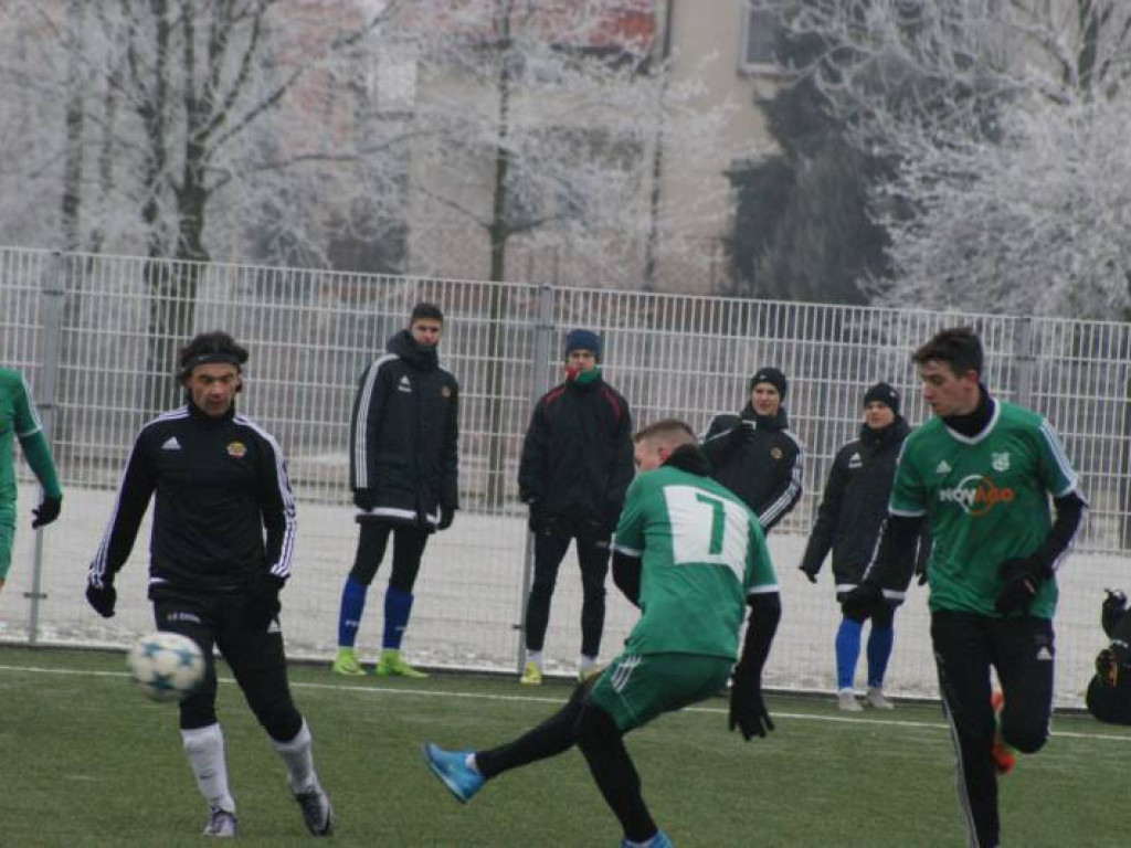 Z Motorem na remis. Celna główka Rogalskiego