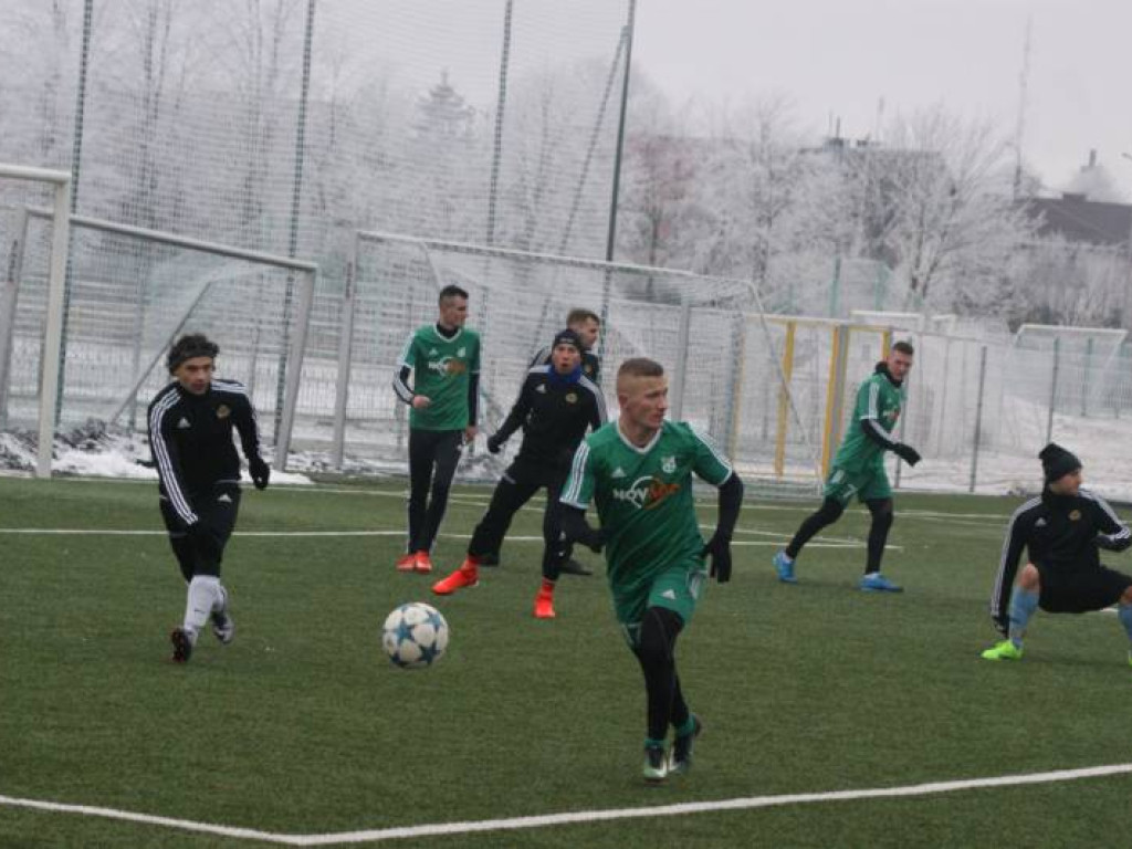 Z Motorem na remis. Celna główka Rogalskiego