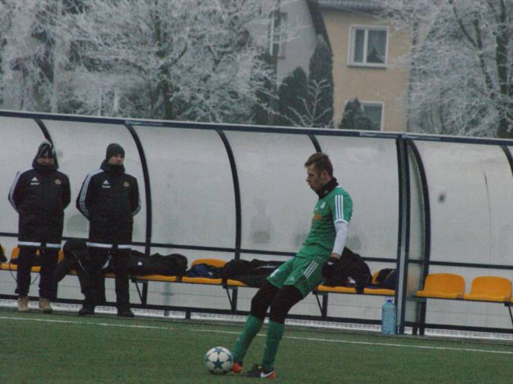 Z Motorem na remis. Celna główka Rogalskiego