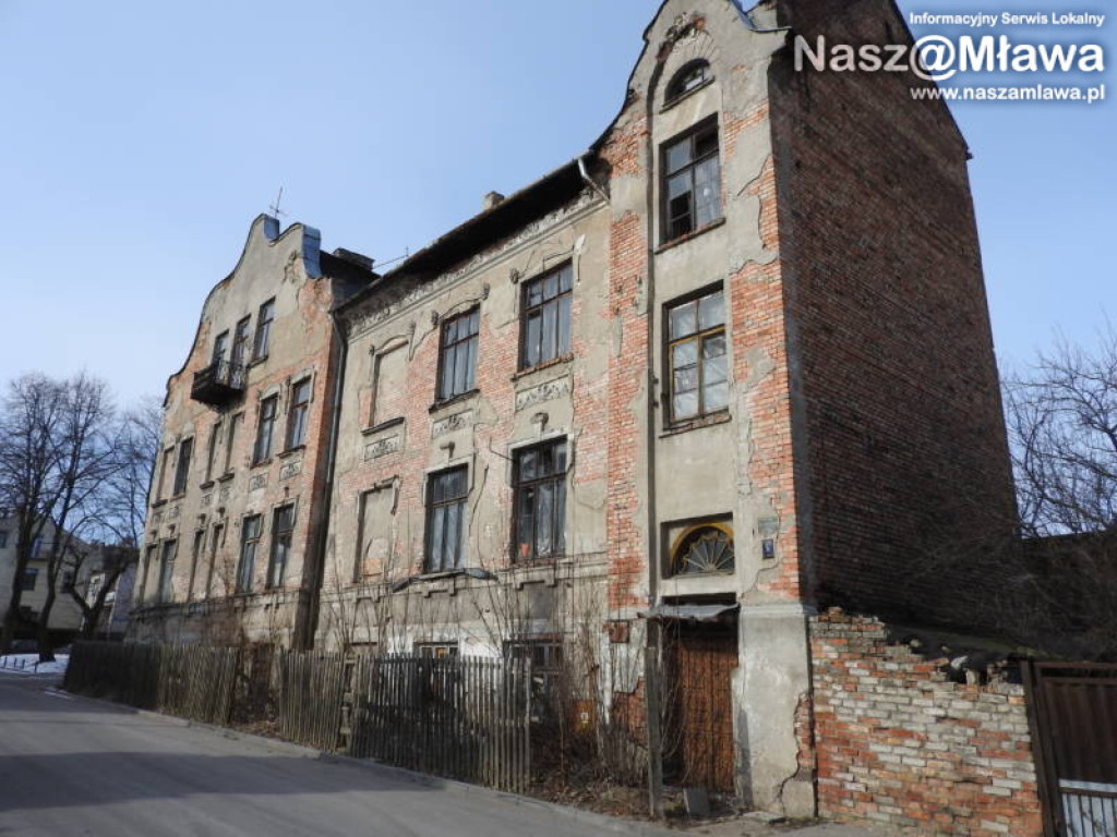 Piękna kamienica niszczeje. Nie ma dla niej ratunku?