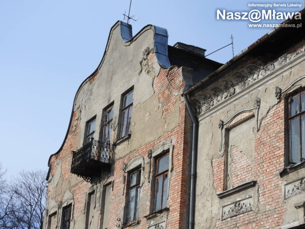 Piękna kamienica niszczeje. Nie ma dla niej ratunku?