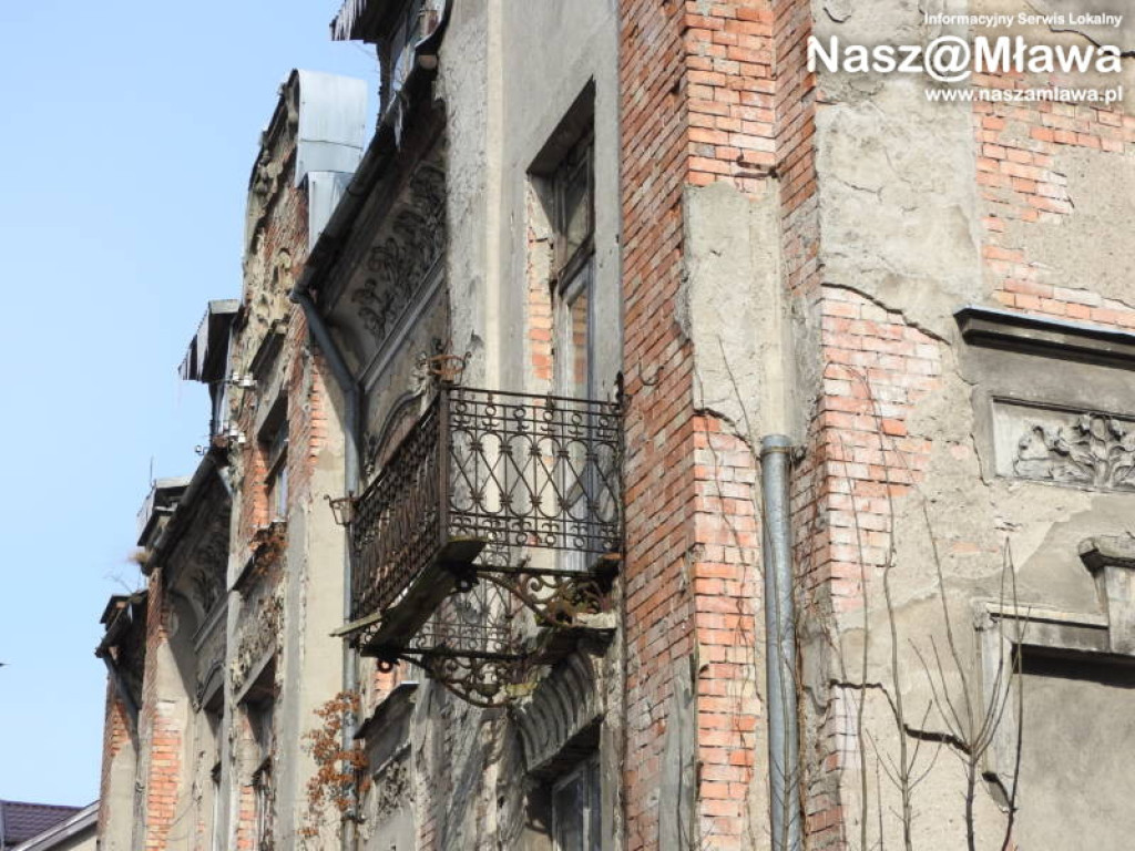 Piękna kamienica niszczeje. Nie ma dla niej ratunku?