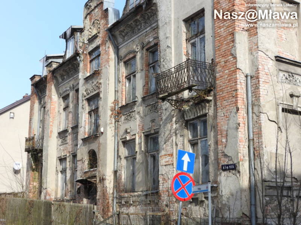 Piękna kamienica niszczeje. Nie ma dla niej ratunku?