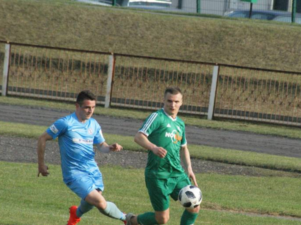 Awans Mławianki po rzutach karnych. Ważna parada Jabłonowskiego