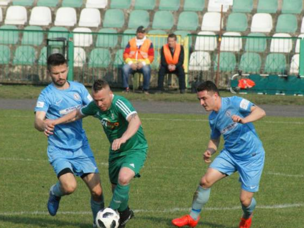 Awans Mławianki po rzutach karnych. Ważna parada Jabłonowskiego