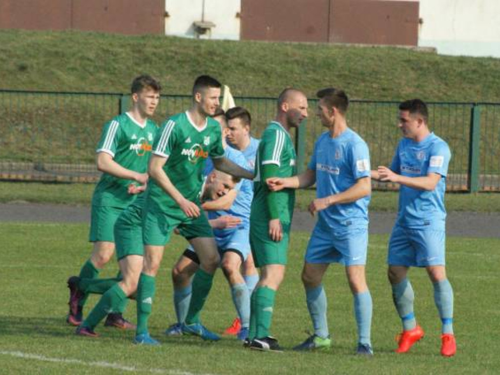 Awans Mławianki po rzutach karnych. Ważna parada Jabłonowskiego