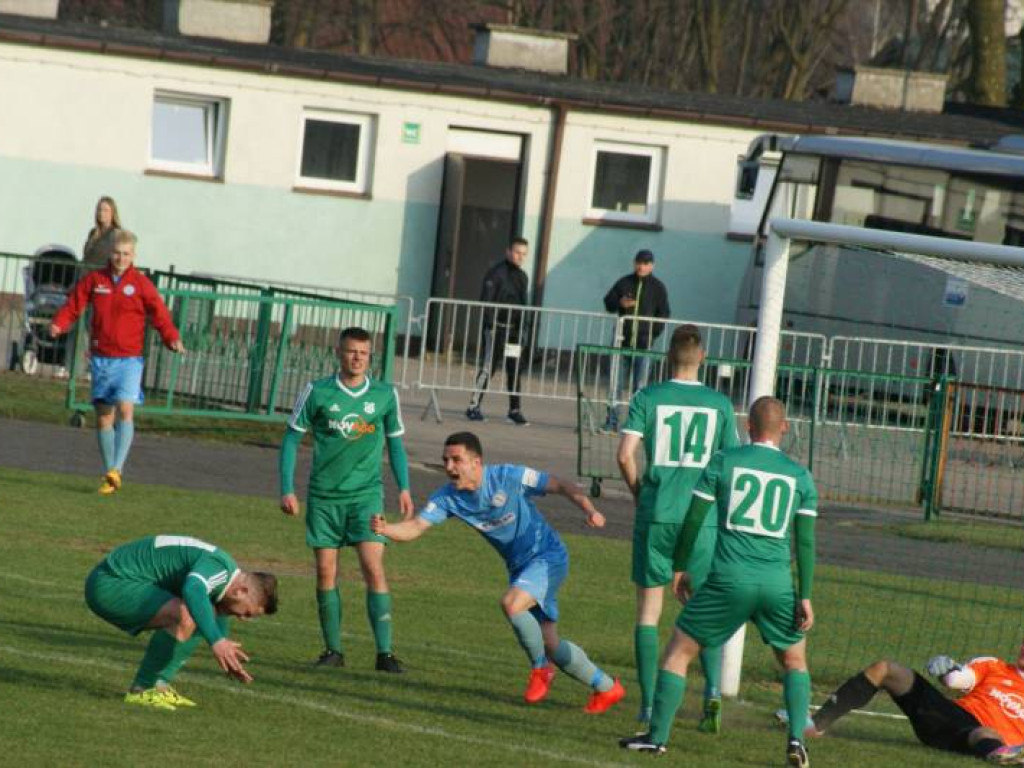 Awans Mławianki po rzutach karnych. Ważna parada Jabłonowskiego