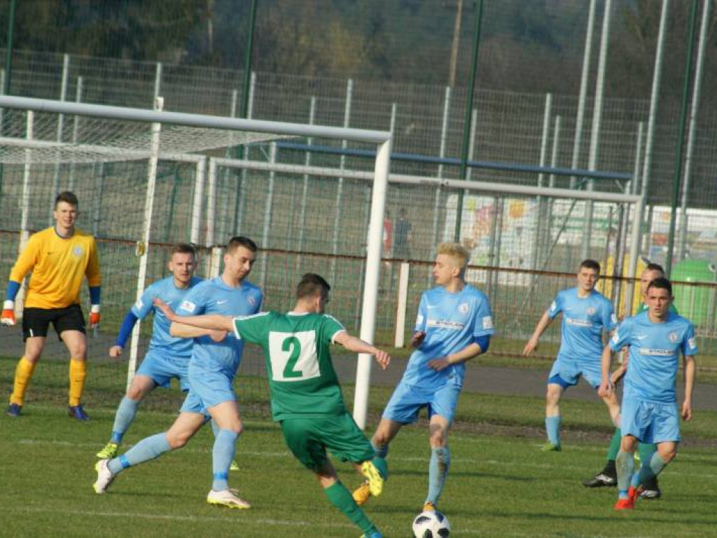 Awans Mławianki po rzutach karnych. Ważna parada Jabłonowskiego