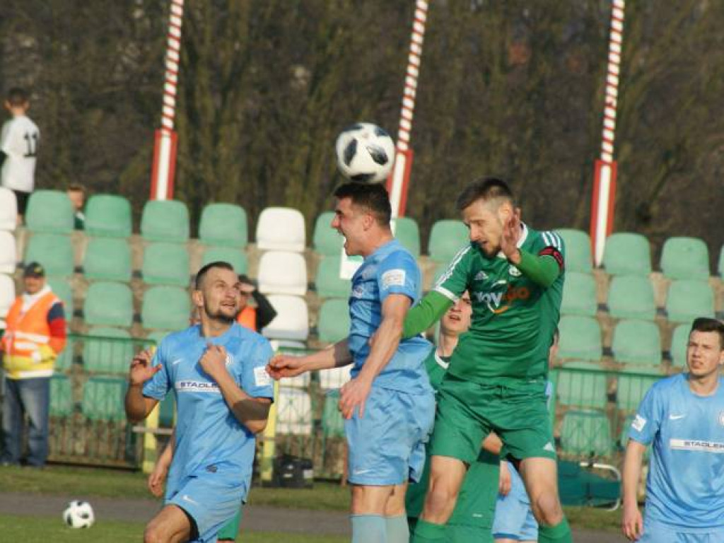 Awans Mławianki po rzutach karnych. Ważna parada Jabłonowskiego