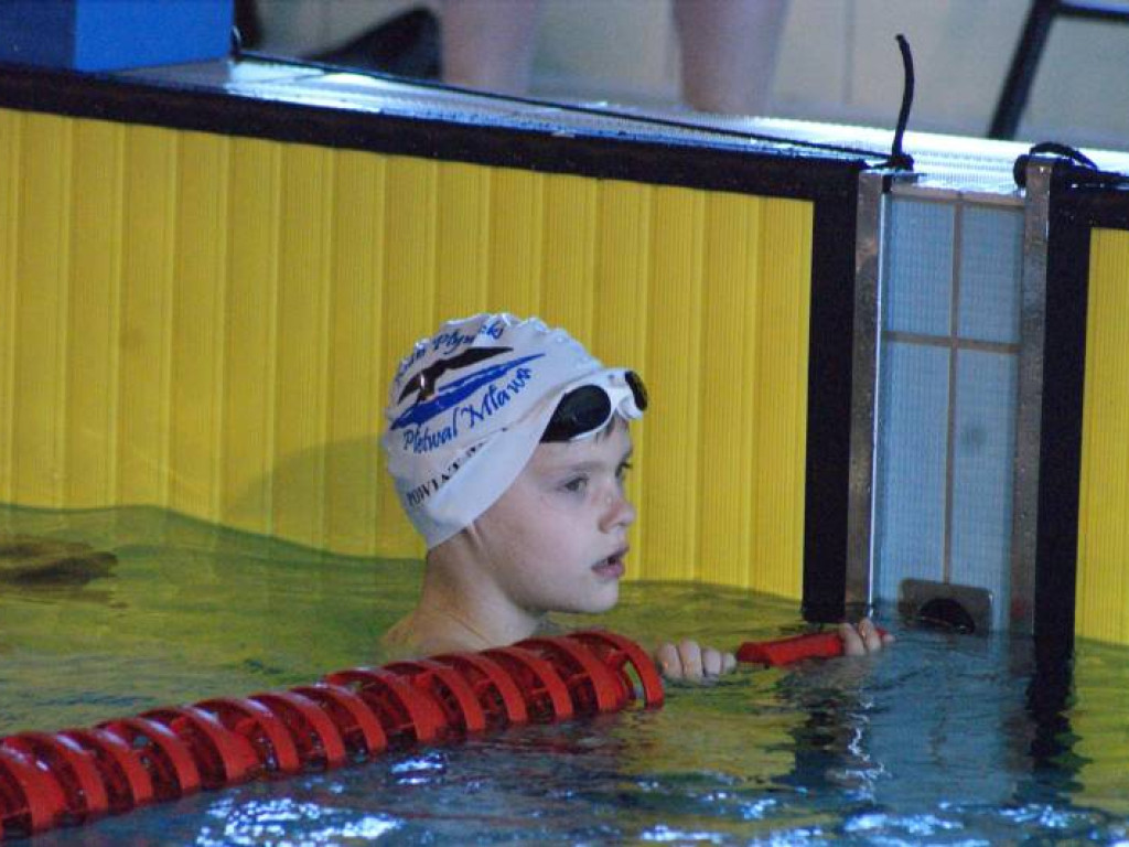 Goście specjalni na mławskim basenie. Od medalistki po prezesa