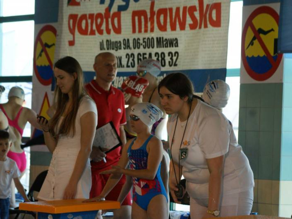 Goście specjalni na mławskim basenie. Od medalistki po prezesa
