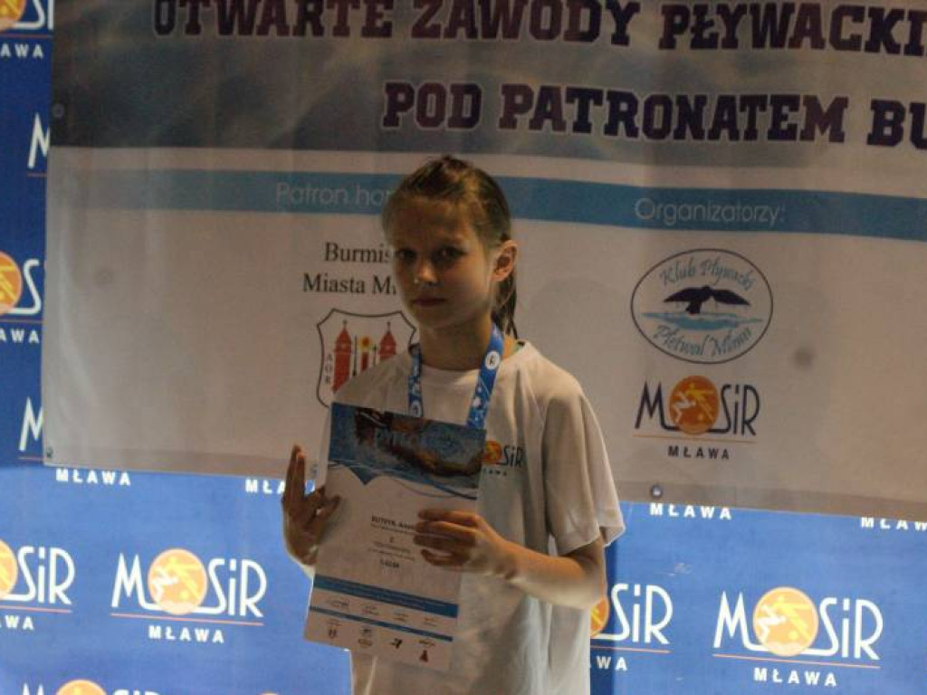 Goście specjalni na mławskim basenie. Od medalistki po prezesa