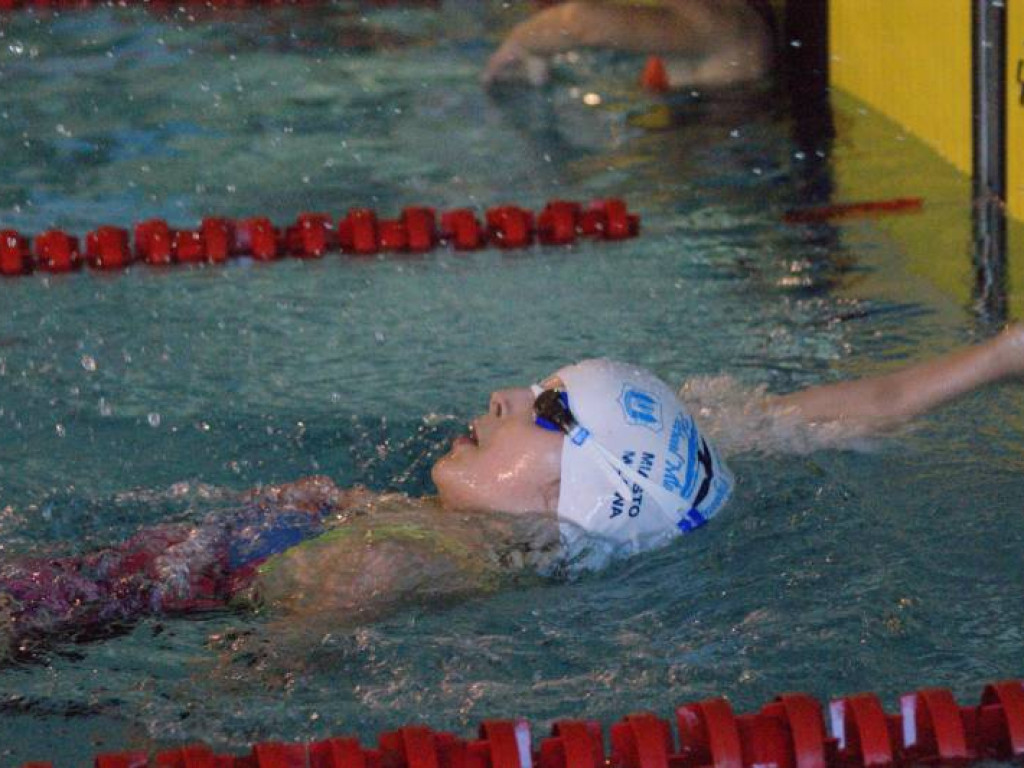 Goście specjalni na mławskim basenie. Od medalistki po prezesa