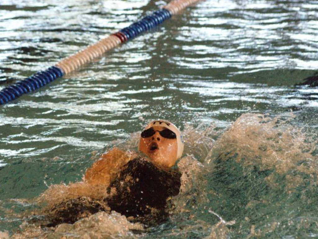 Goście specjalni na mławskim basenie. Od medalistki po prezesa