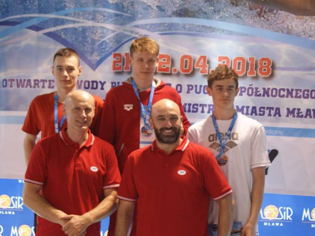 Goście specjalni na mławskim basenie. Od medalistki po prezesa