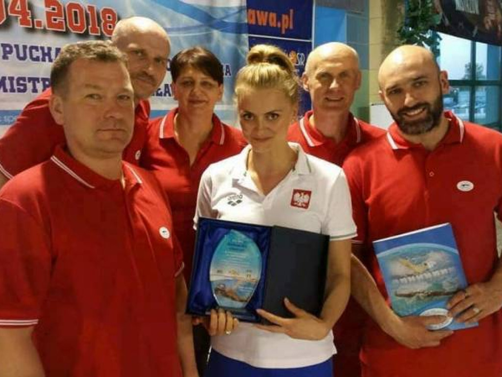 Goście specjalni na mławskim basenie. Od medalistki po prezesa