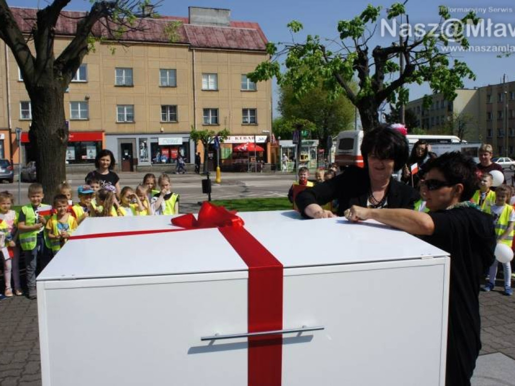 Białe i czerwone balony fruwały nad Mławą. To sprawka przedszkolaków