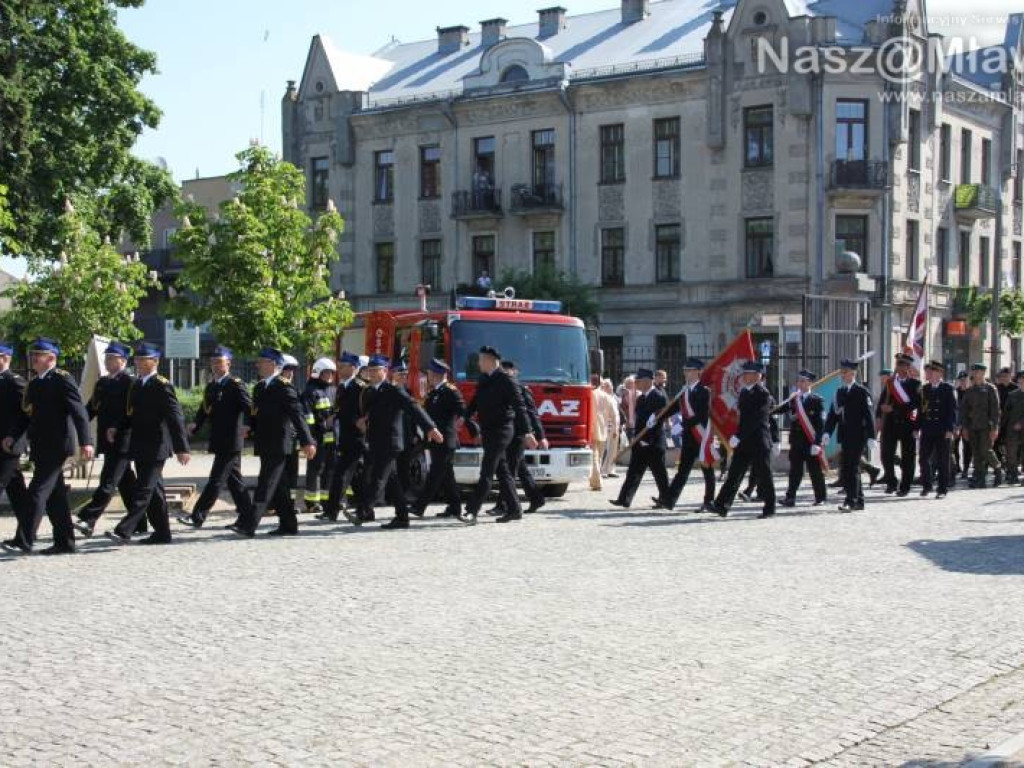 Odznaczenia i awanse dla strażaków. Potem piknik w parku