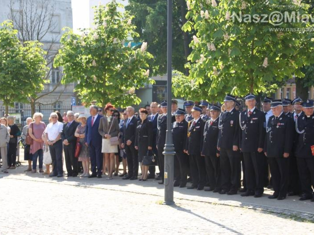 Odznaczenia i awanse dla strażaków. Potem piknik w parku