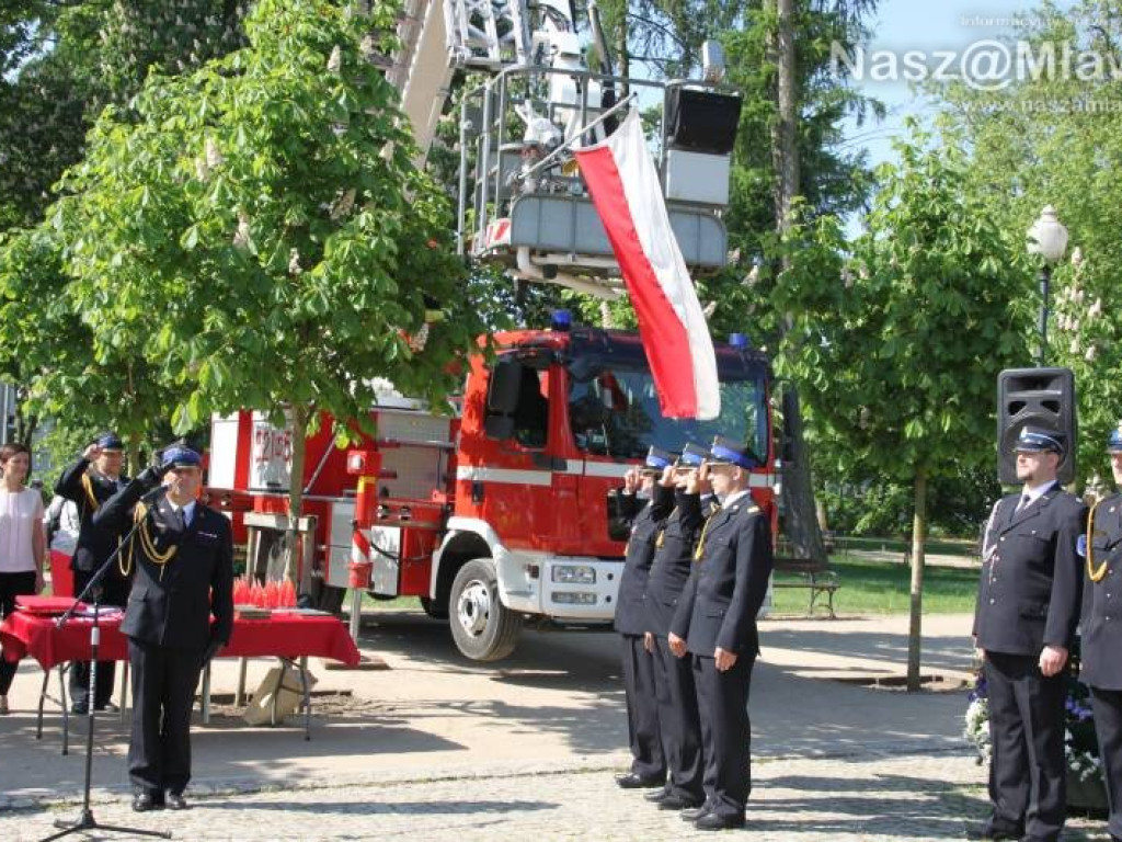 Odznaczenia i awanse dla strażaków. Potem piknik w parku