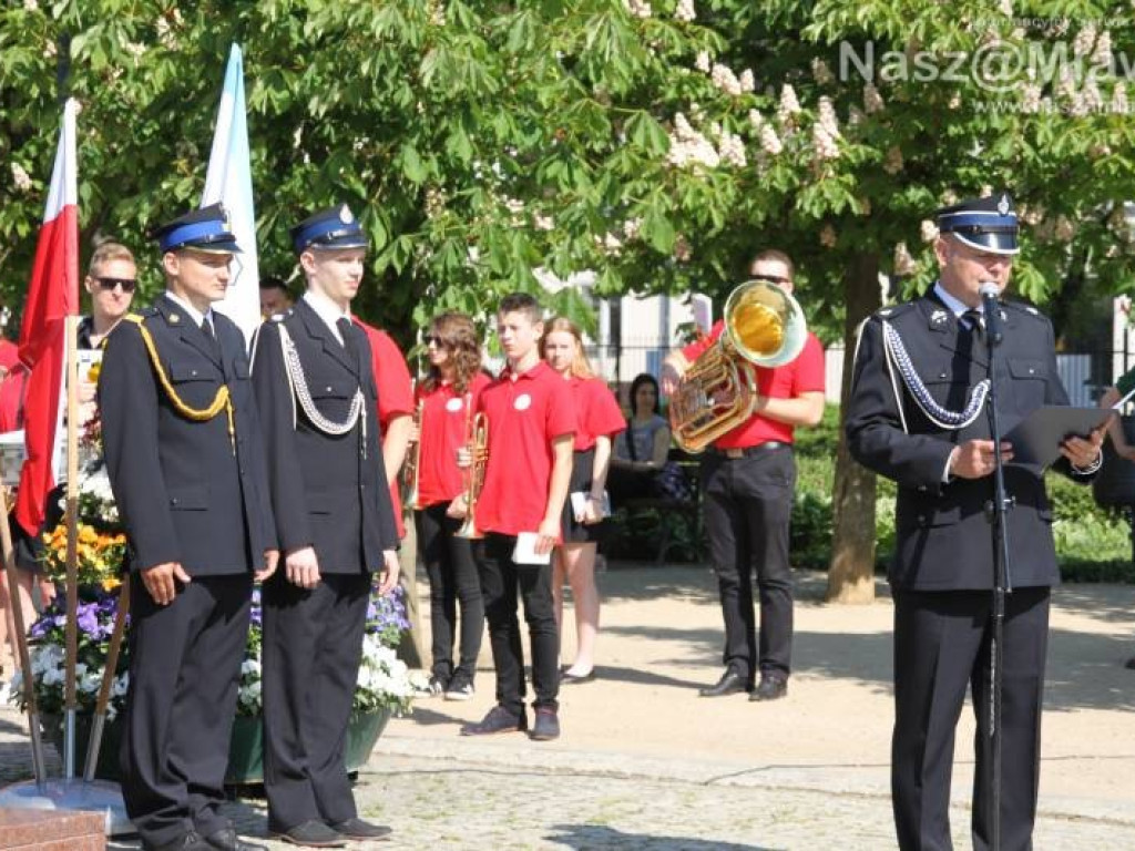Odznaczenia i awanse dla strażaków. Potem piknik w parku