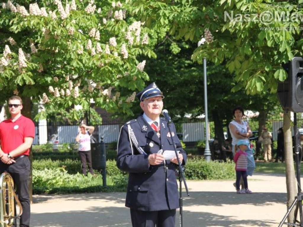 Odznaczenia i awanse dla strażaków. Potem piknik w parku
