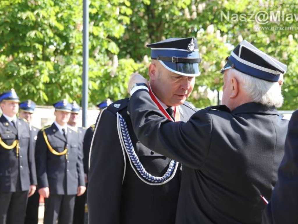 Odznaczenia i awanse dla strażaków. Potem piknik w parku