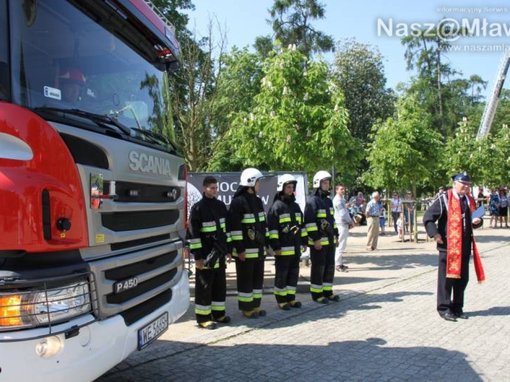 Odznaczenia i awanse dla strażaków. Potem piknik w parku