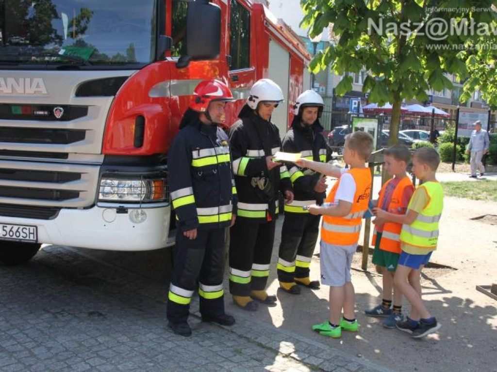 Odznaczenia i awanse dla strażaków. Potem piknik w parku