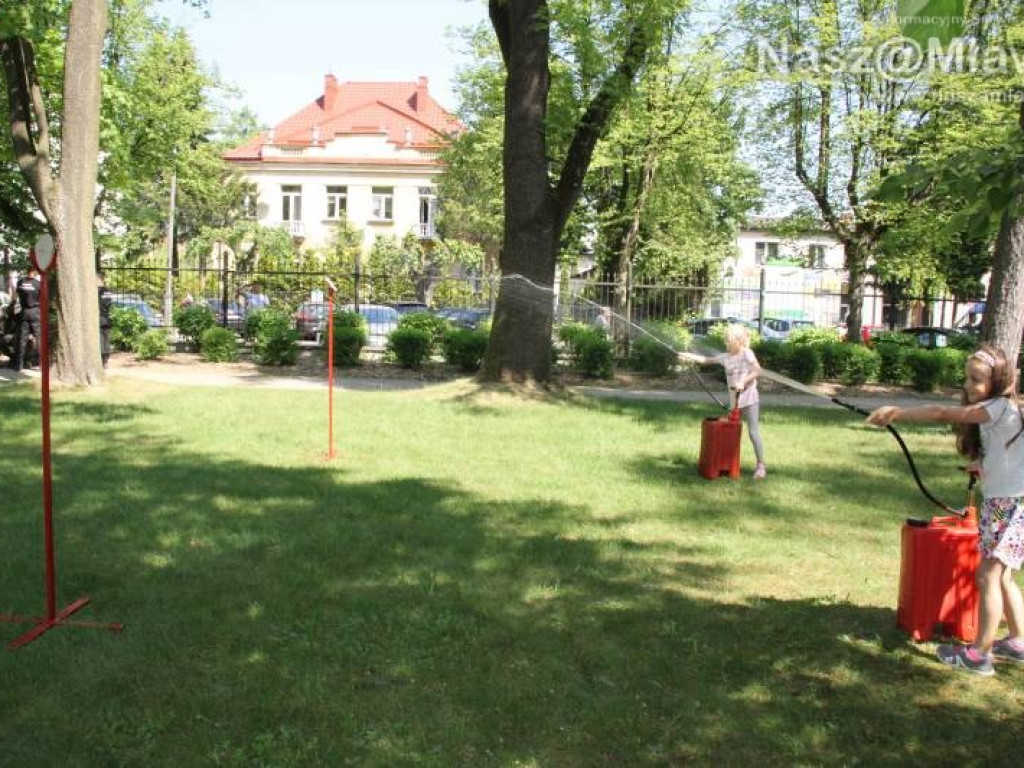 Odznaczenia i awanse dla strażaków. Potem piknik w parku