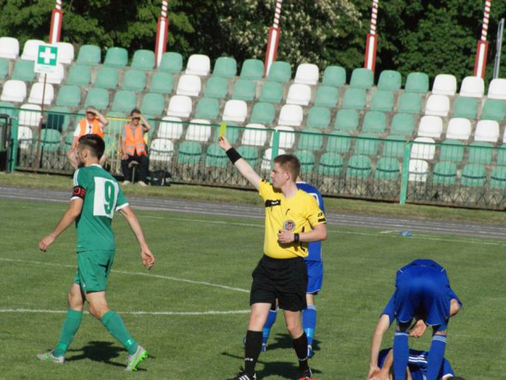 Na remis z liderem. Wygrana uciekła w końcówce