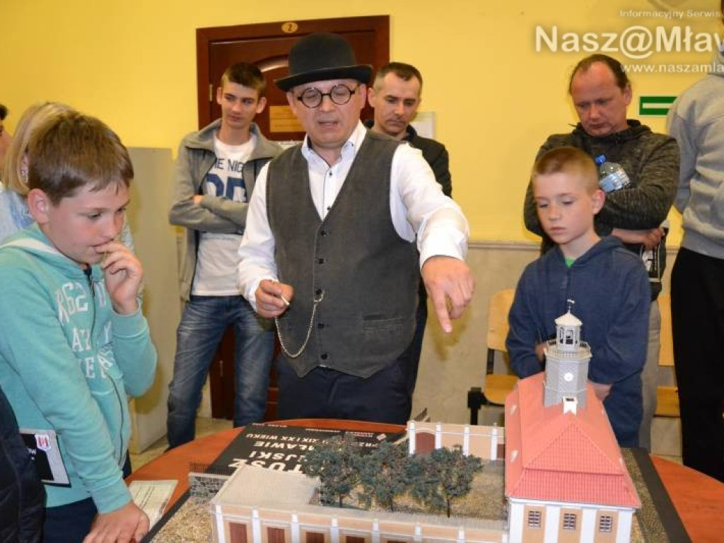 Noc w ratuszu: wycie duchów i selfie z burmistrzem