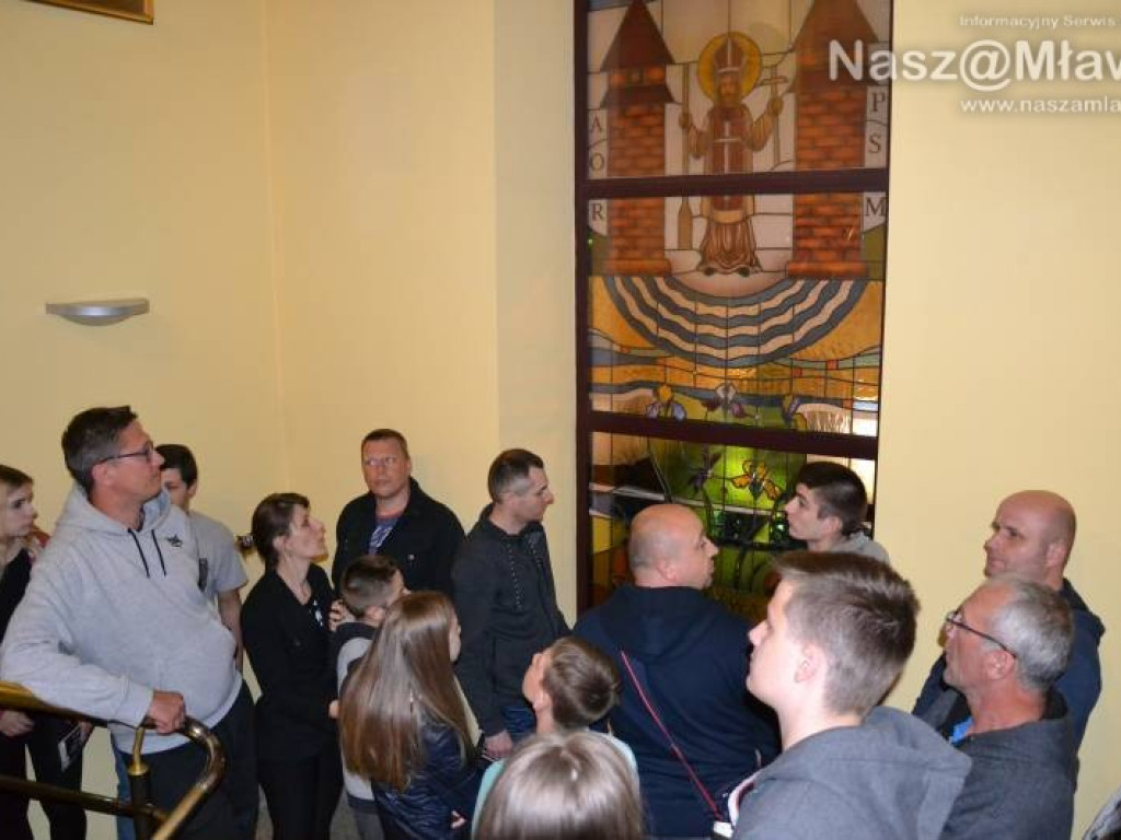 Noc w ratuszu: wycie duchów i selfie z burmistrzem