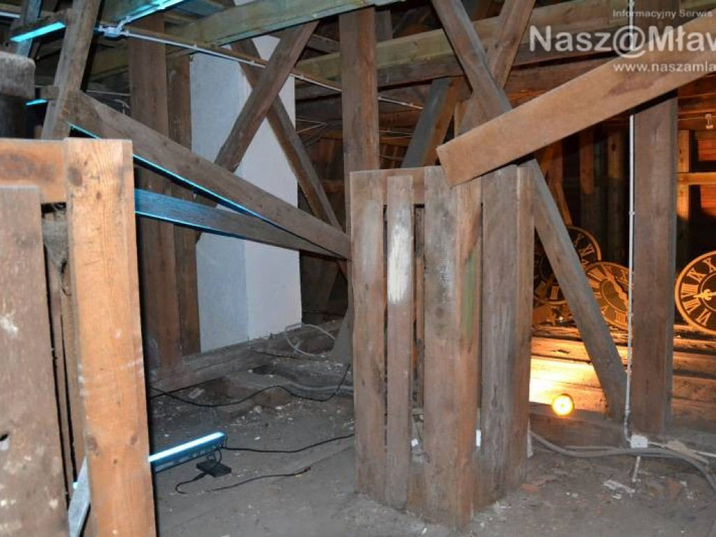 Noc w ratuszu: wycie duchów i selfie z burmistrzem