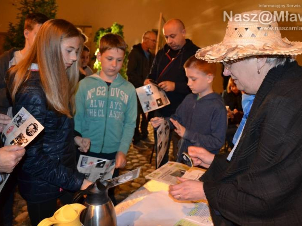 Noc w ratuszu: wycie duchów i selfie z burmistrzem