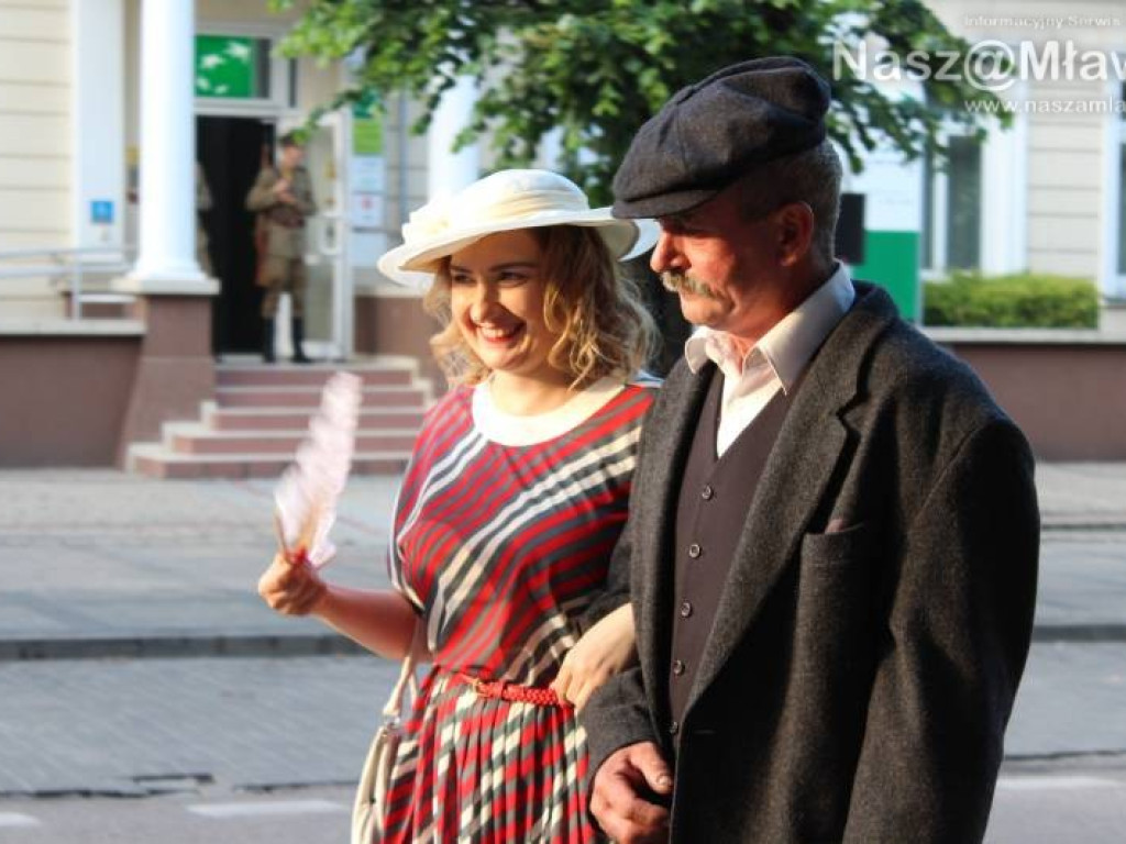 Wojsko i strzały w centrum miasta. Niezwykłe widowisko