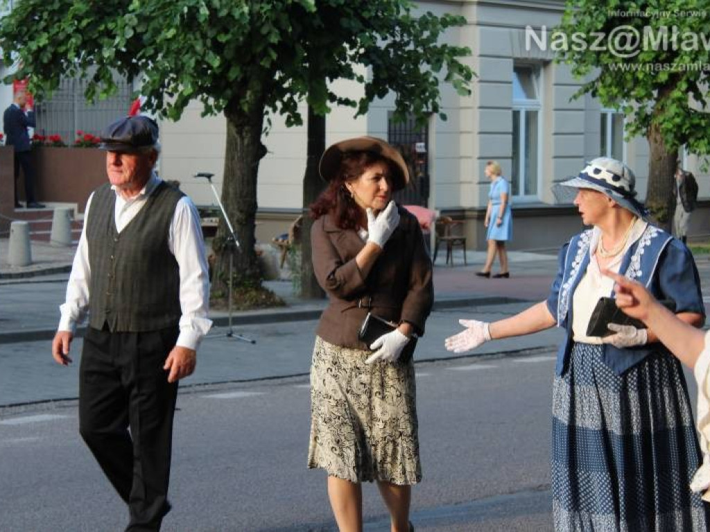 Wojsko i strzały w centrum miasta. Niezwykłe widowisko