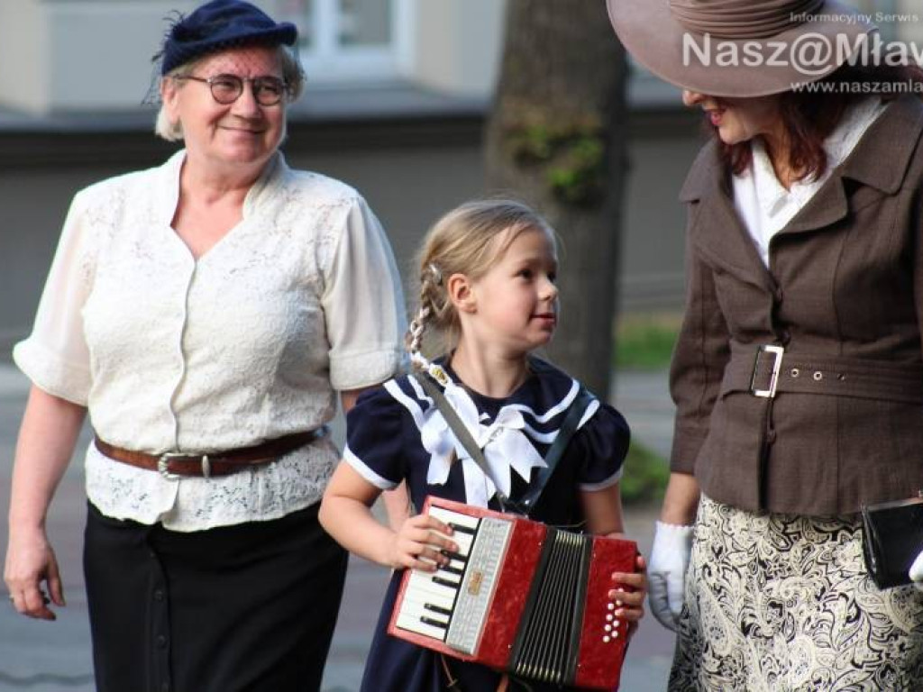 Wojsko i strzały w centrum miasta. Niezwykłe widowisko