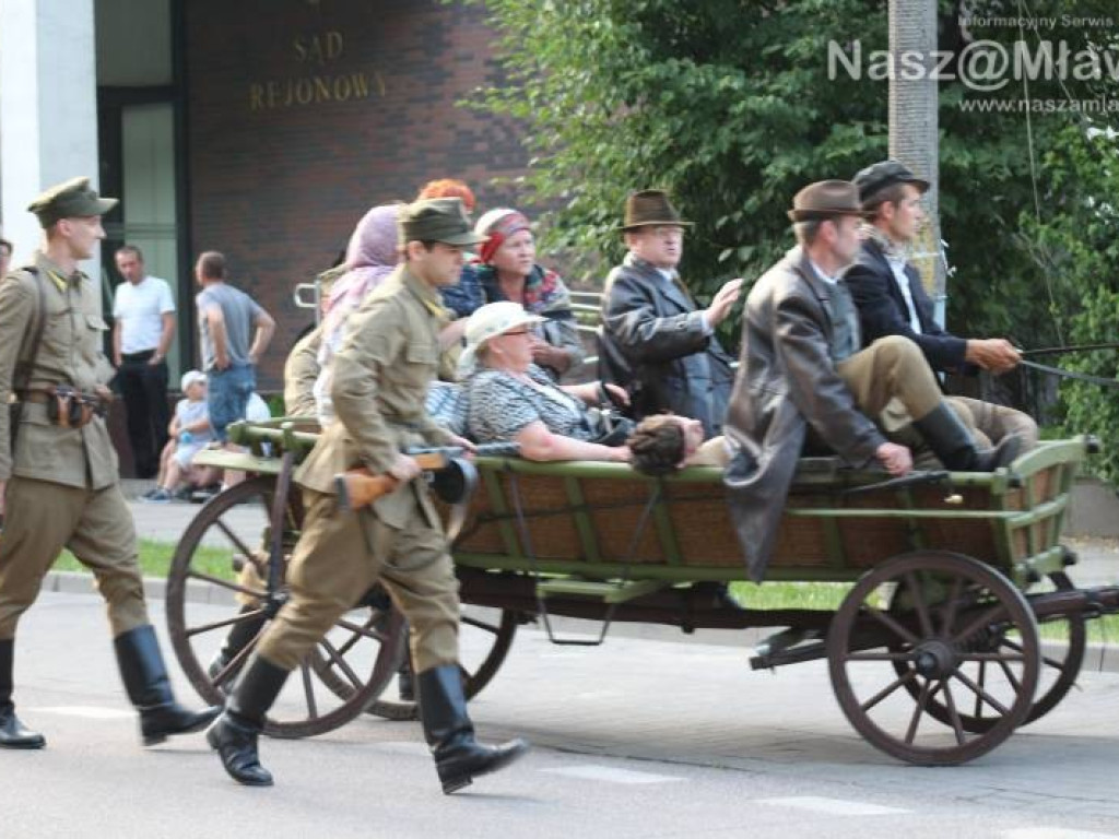 Wojsko i strzały w centrum miasta. Niezwykłe widowisko