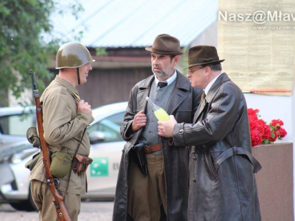 Wojsko i strzały w centrum miasta. Niezwykłe widowisko