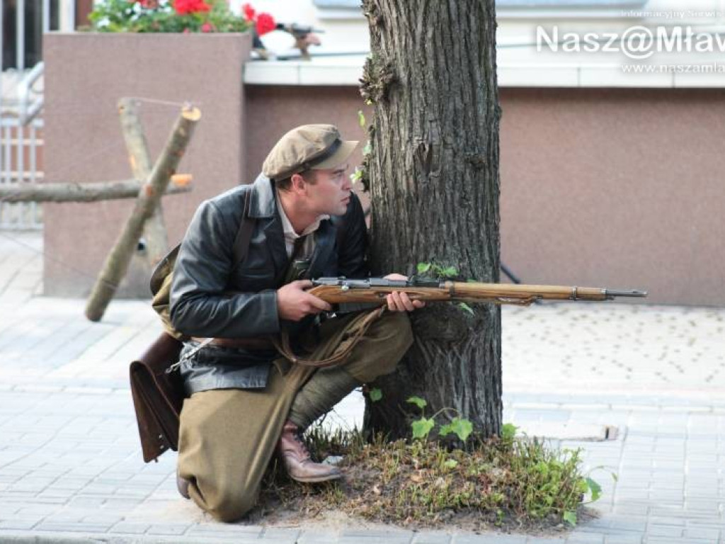 Wojsko i strzały w centrum miasta. Niezwykłe widowisko