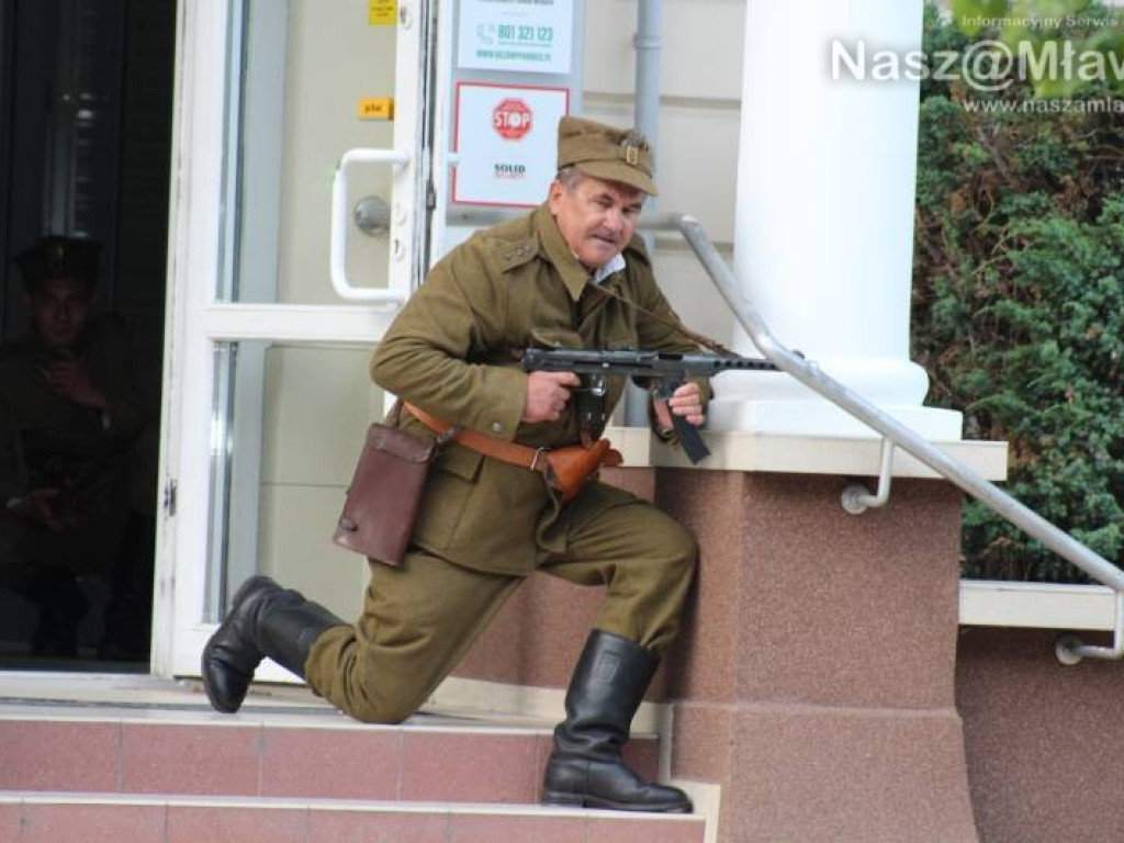 Wojsko i strzały w centrum miasta. Niezwykłe widowisko