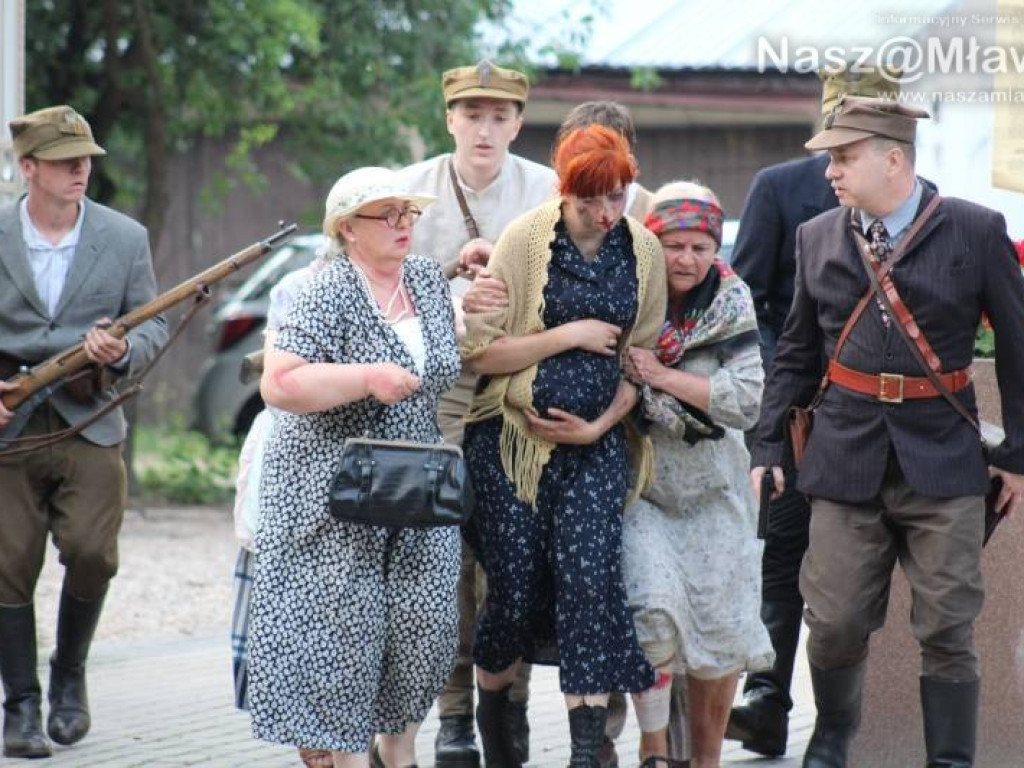Wojsko i strzały w centrum miasta. Niezwykłe widowisko