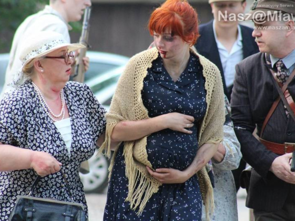 Wojsko i strzały w centrum miasta. Niezwykłe widowisko