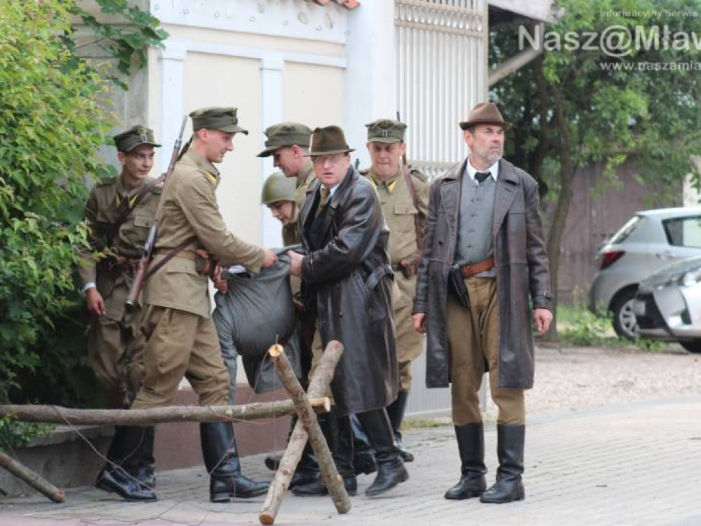Wojsko i strzały w centrum miasta. Niezwykłe widowisko