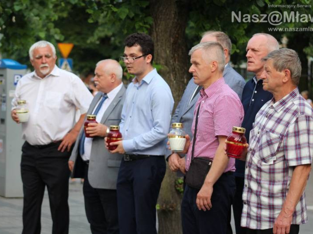 Wojsko i strzały w centrum miasta. Niezwykłe widowisko