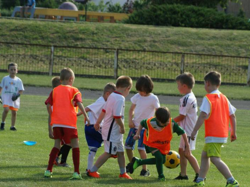 Dzień Dziecka na boisku. Turniej najmłodszych