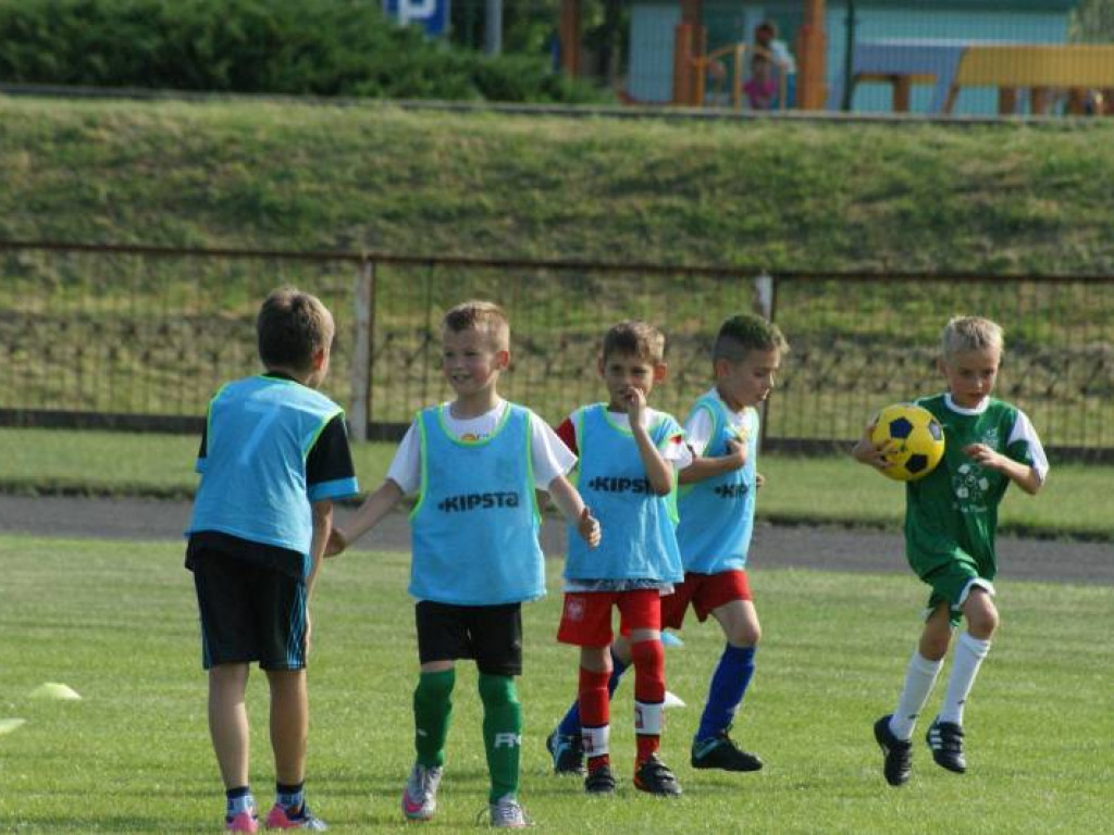 Dzień Dziecka na boisku. Turniej najmłodszych