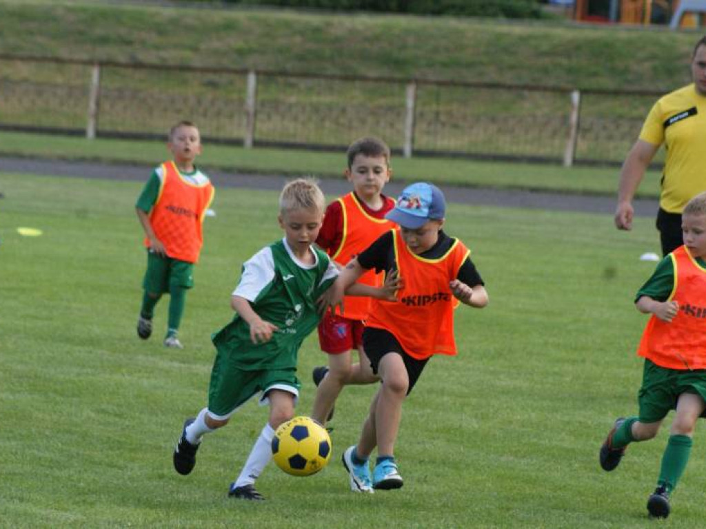 Dzień Dziecka na boisku. Turniej najmłodszych